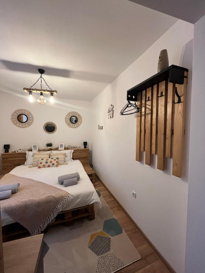 Wood Studio ซินายา ภายนอก รูปภาพ